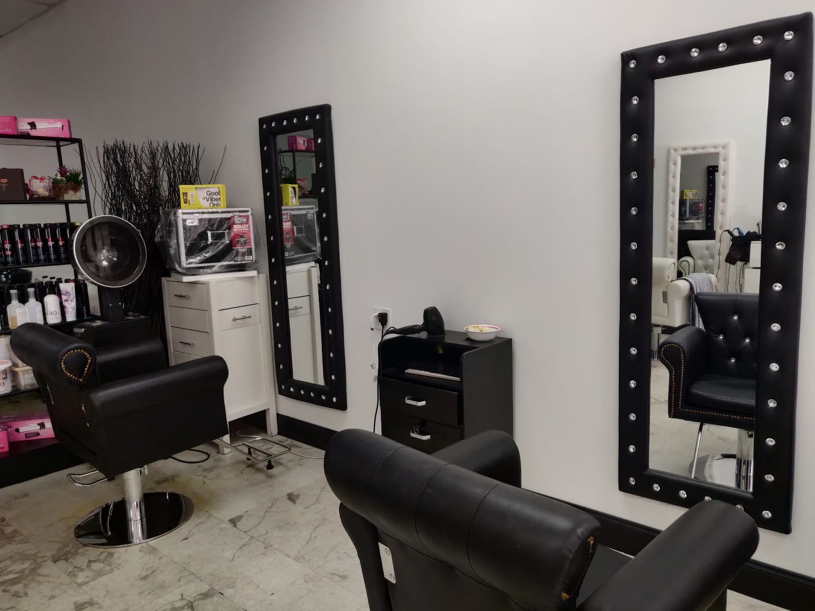 Nida’s Hair Studio