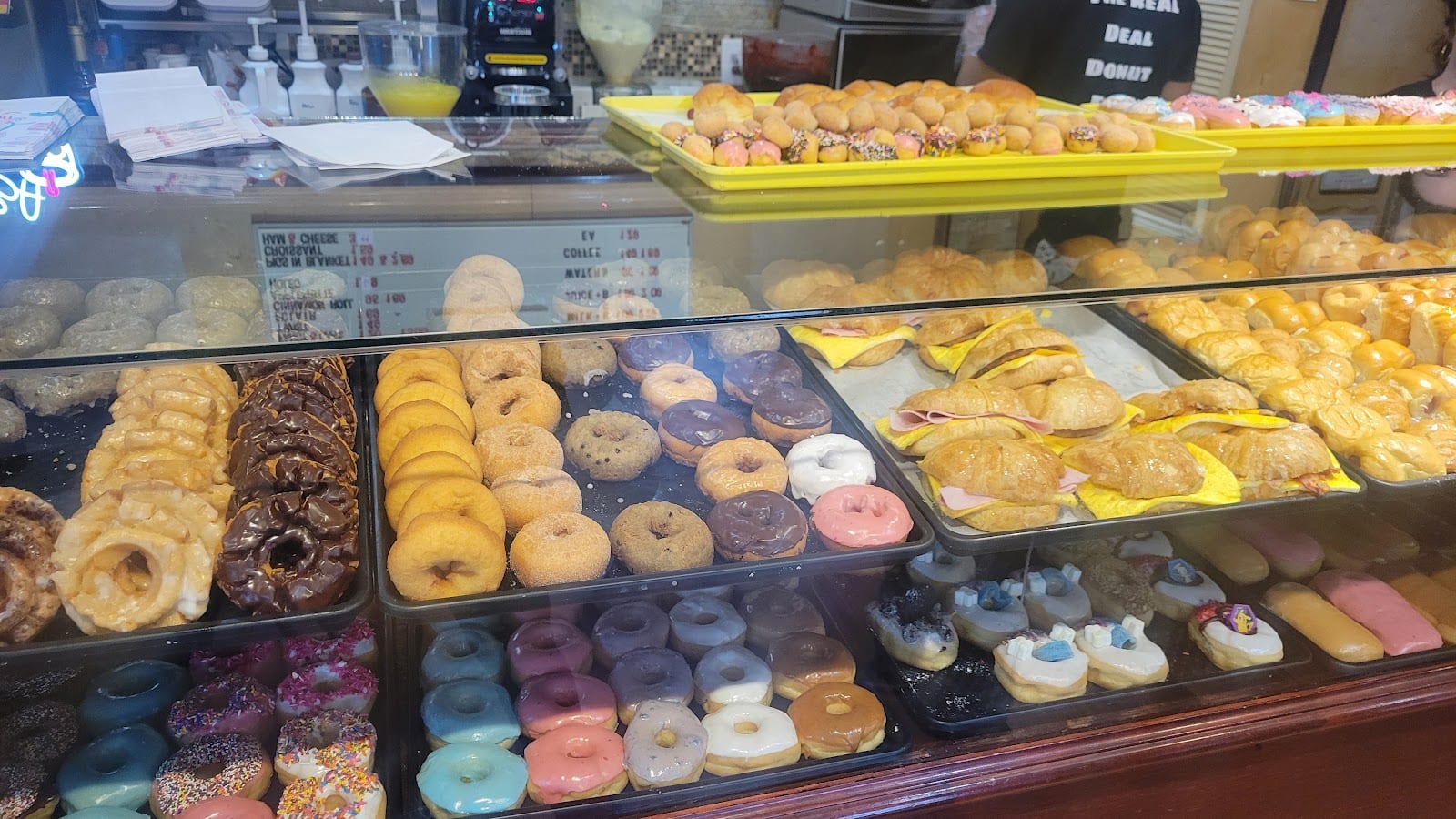 Escapé Donuts and Coffee, photo 2