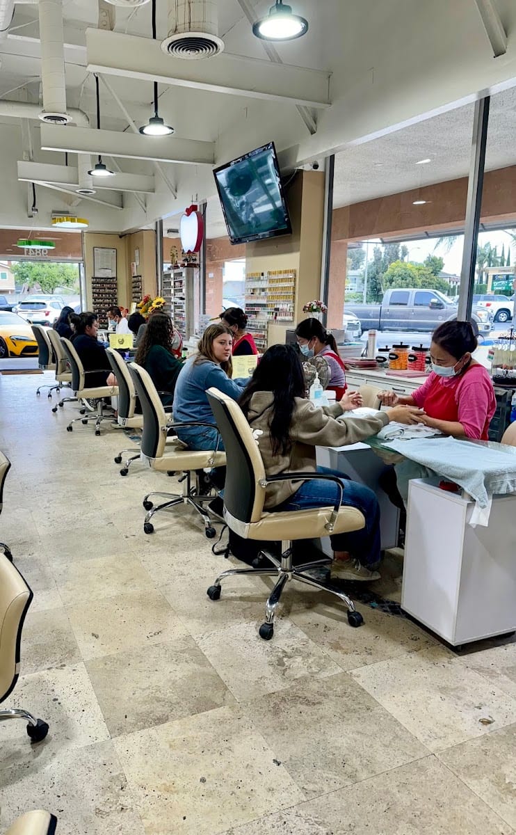Apple Nail Salon & Spa