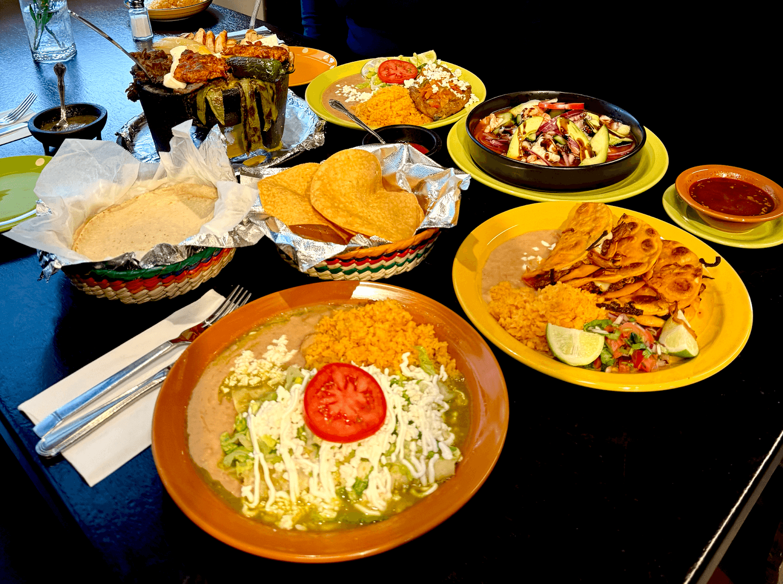 Los Molcajetes