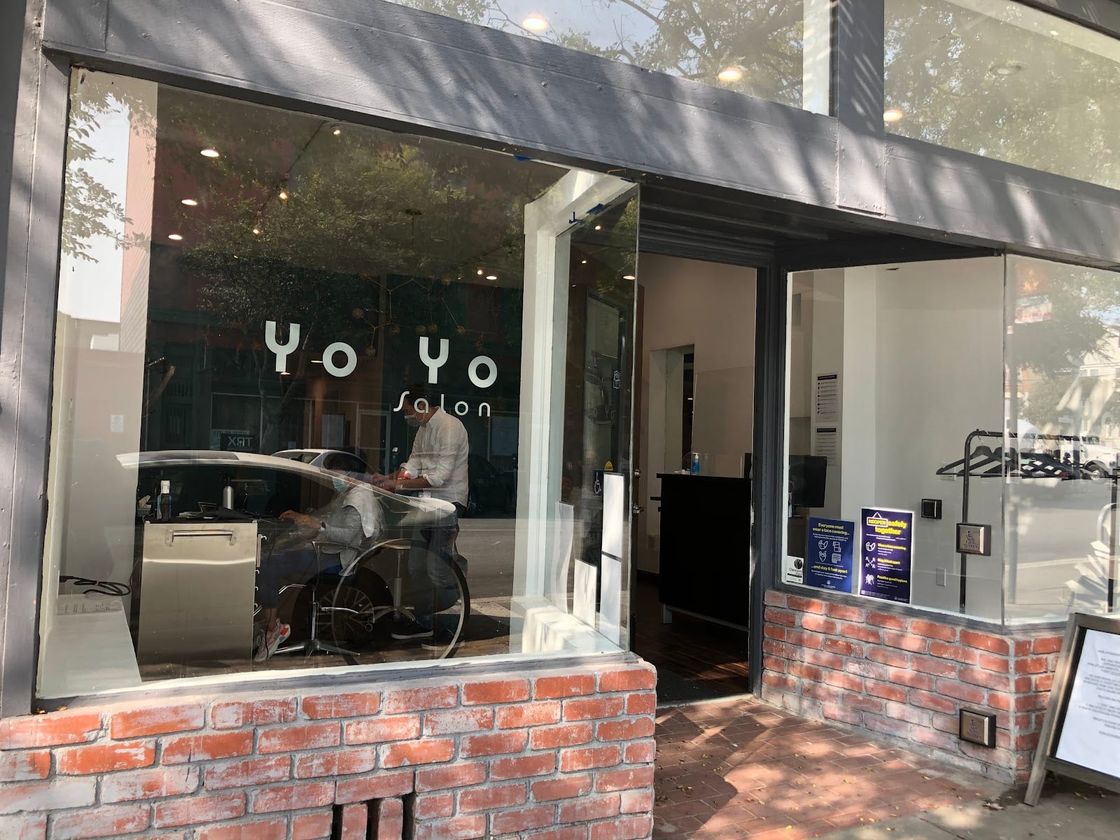 Yo Yo Salon, photo 2
