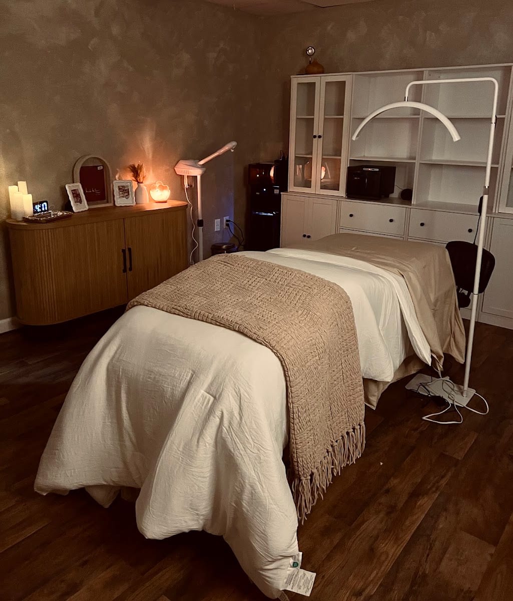Golden Skin & Lash Studio