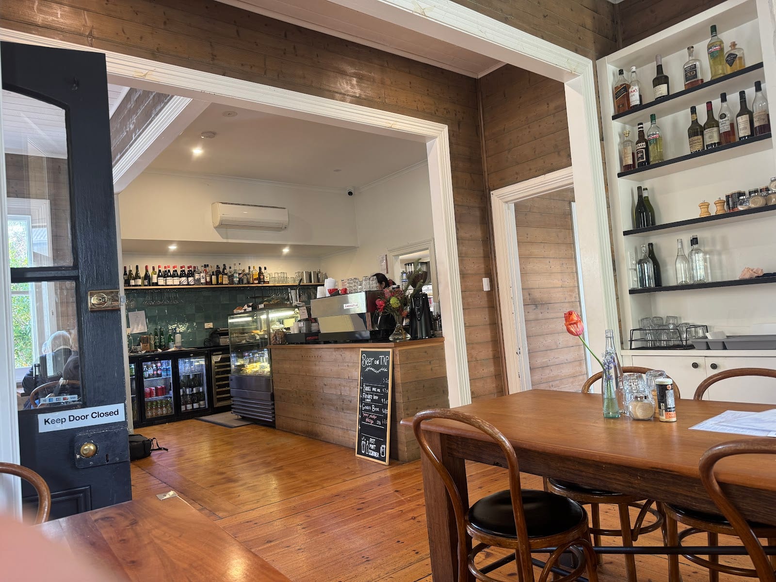 Village Cafe & Wine Bar Flinders