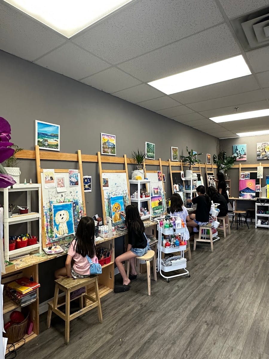 Little Bear Art Studio 小熊艺术工作室
