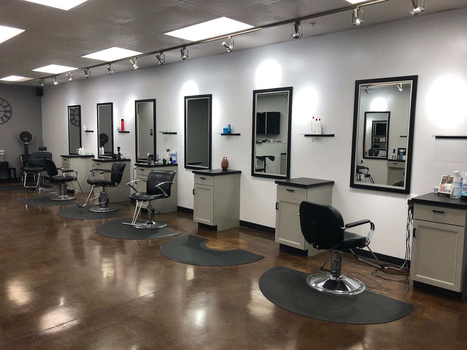 6TH AVENUE SALON