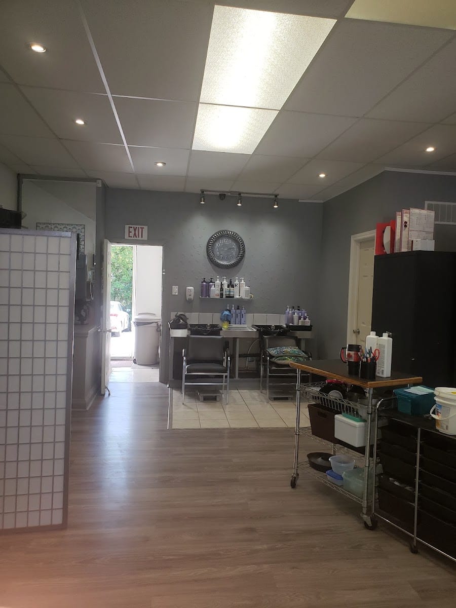 Susie's Shears Beauty Salon, photo 3