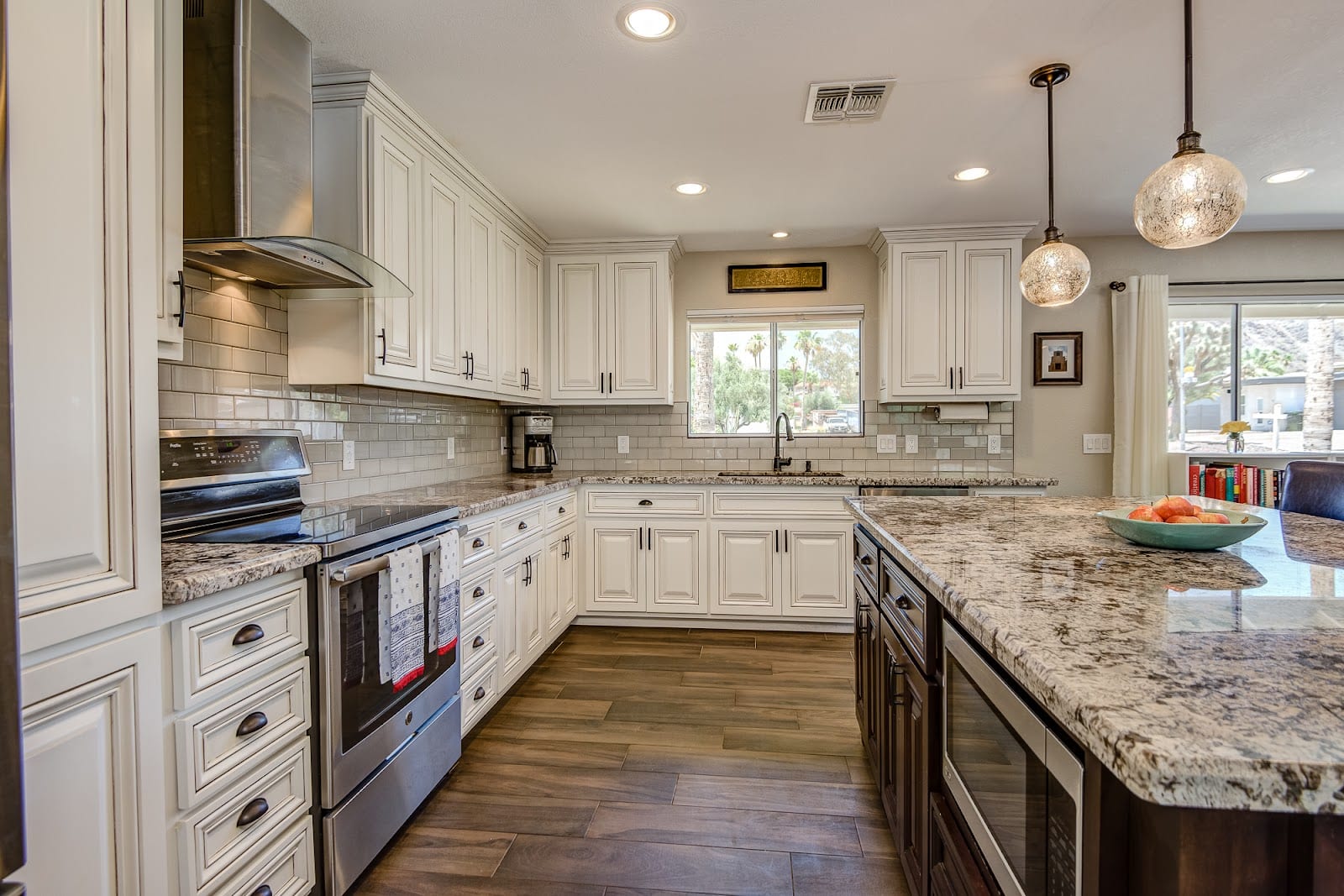 REMAX Fine Properties: Angie Walls, photo 3