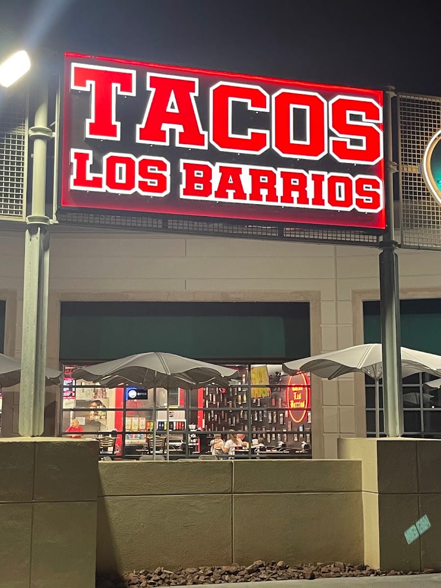 Tacos Los Barrios - RESTAURANT Buffalo & Cheyenne, photo 2