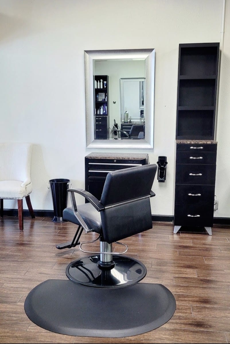 Evan's Hair Studio, photo 2