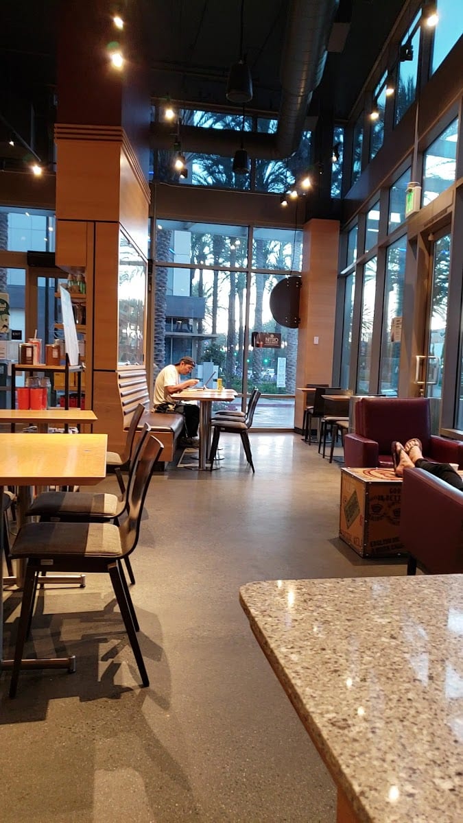 The Coffee Bean & Tea Leaf, photo 3
