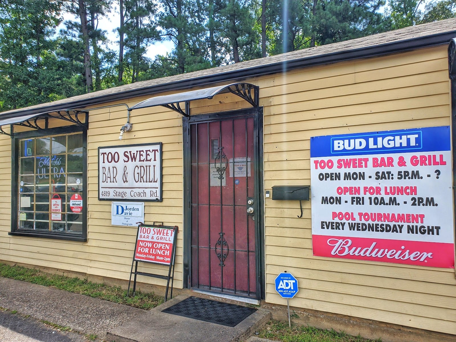 Too Sweet Bar & Grill