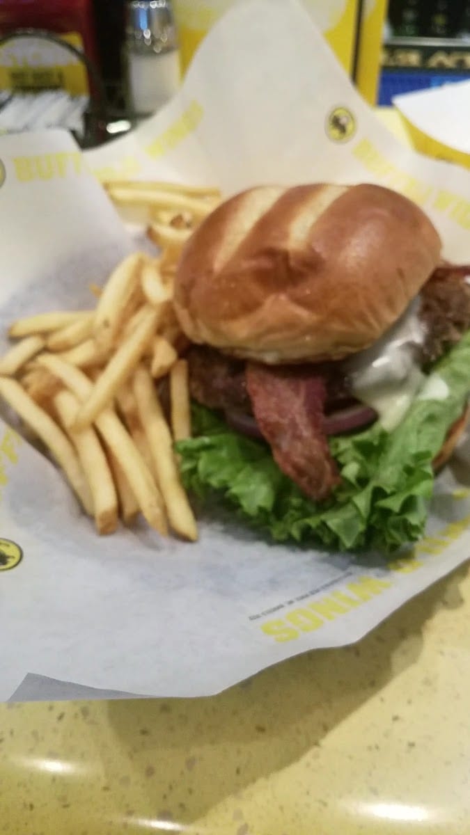 Buffalo Wild Wings, photo 3