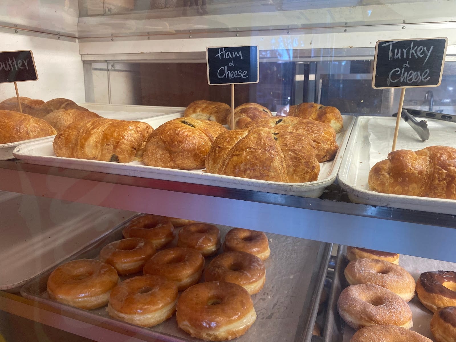 Linda's Coffee and Donuts, Plus, photo 3