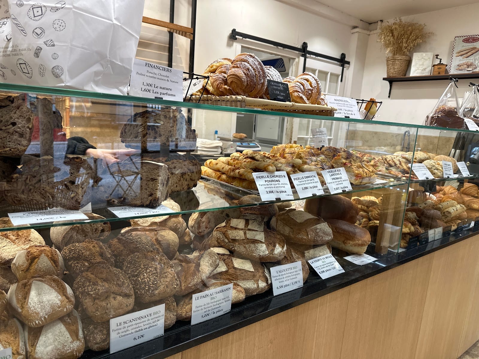 Boulangerie Bacillus - Dames Paris 17, photo 3
