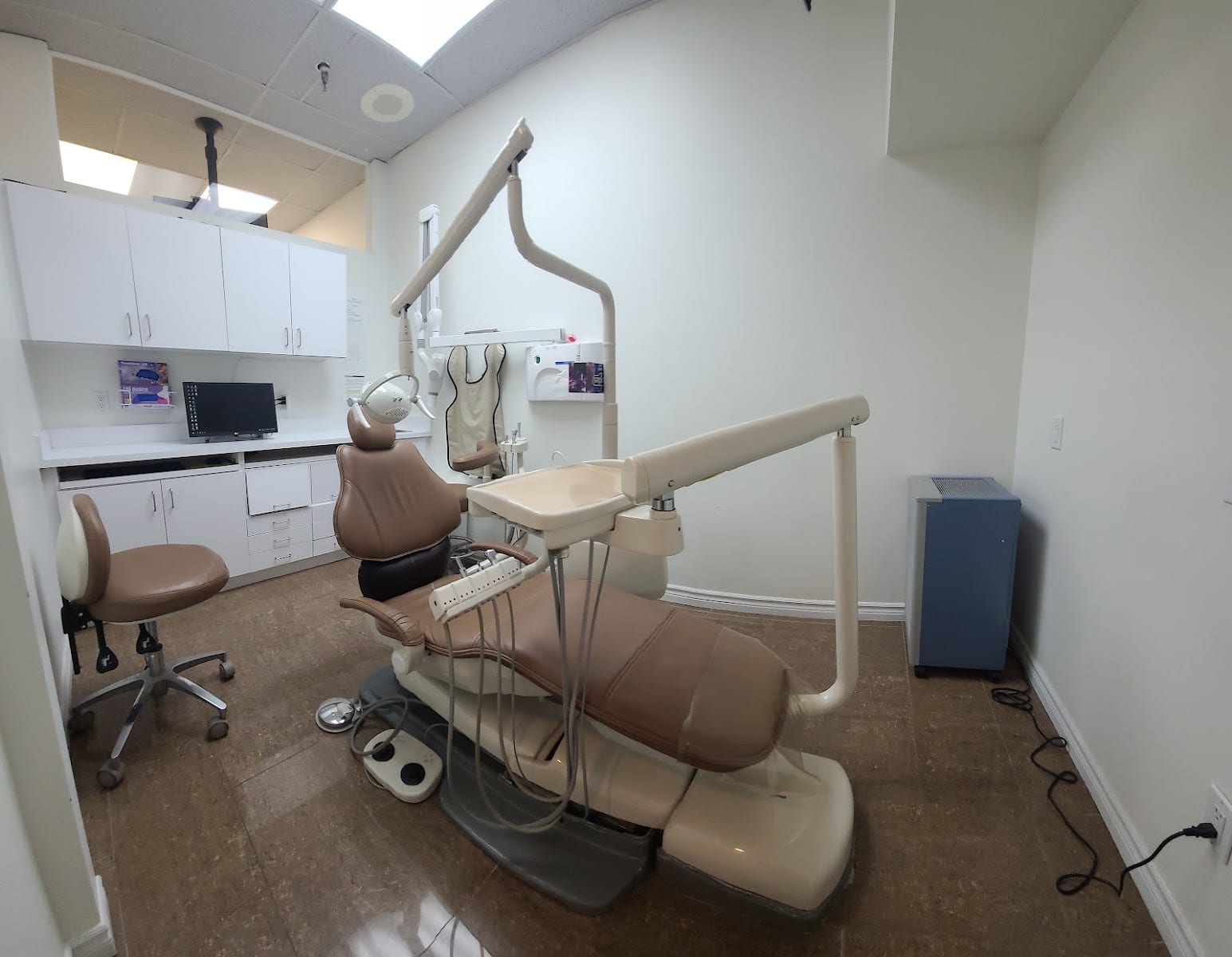 Dr. Hajir Farahmand - Oak Ridges North Dental Clinic, photo 2