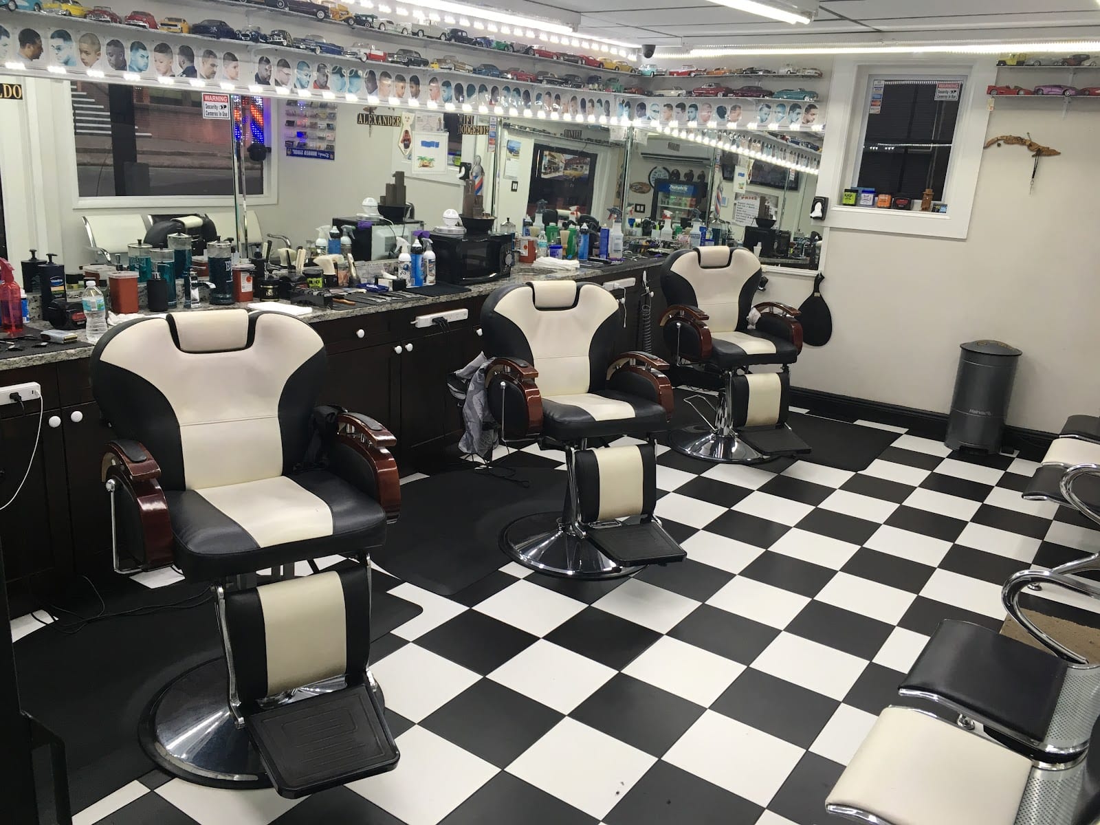 Danny's Barber Shop, photo 2