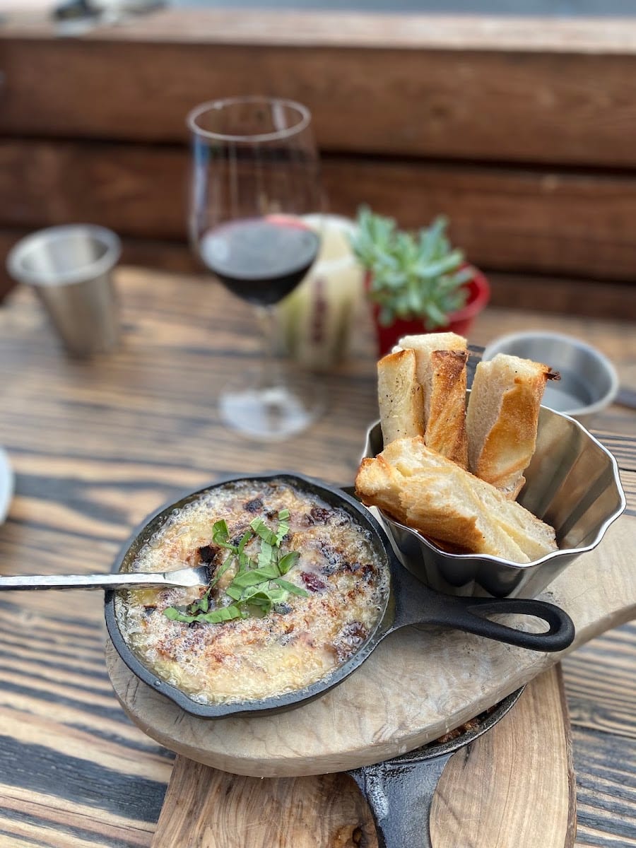 Five Vines Wine Bar