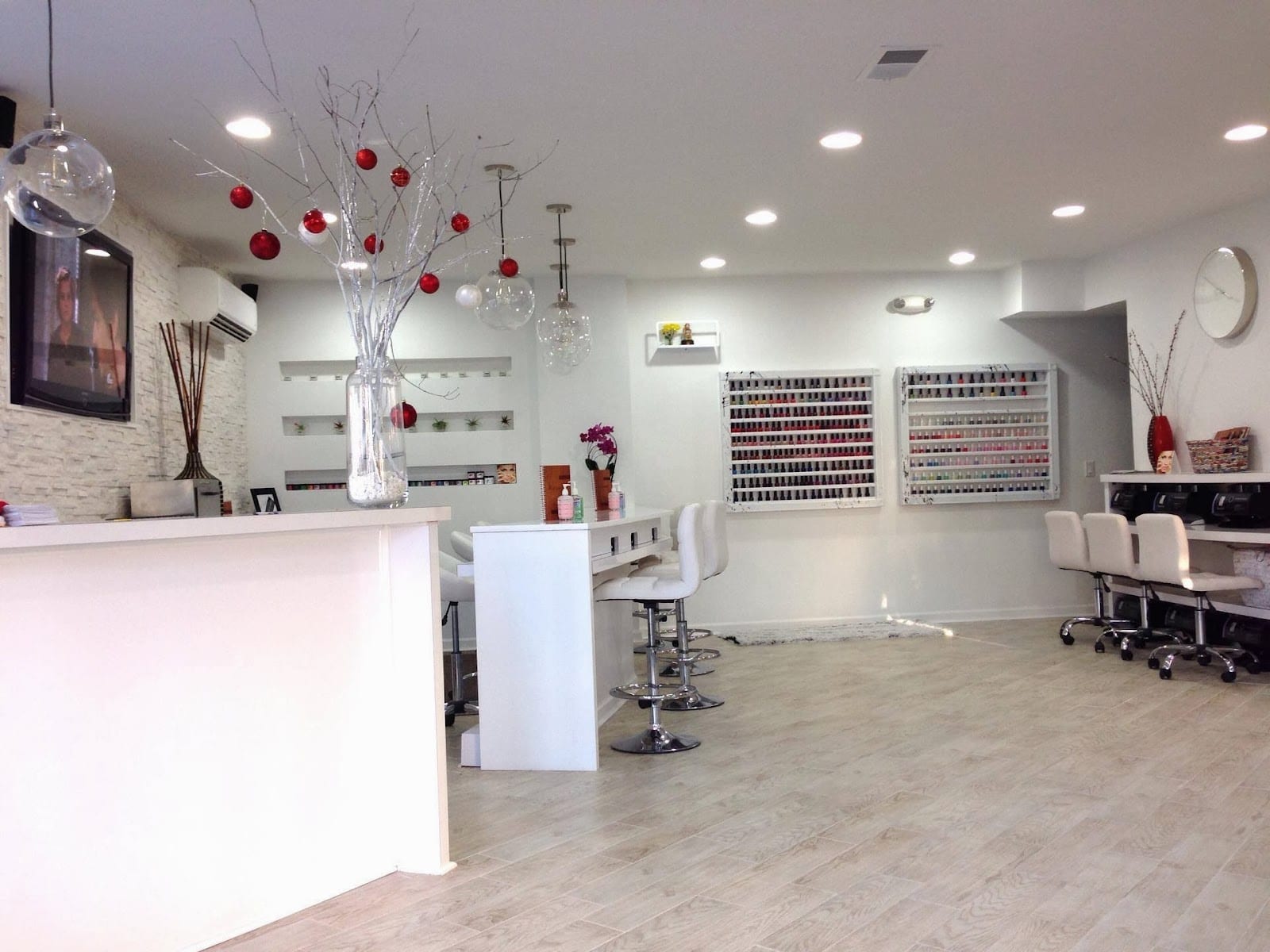 Cosmo Nail Bar