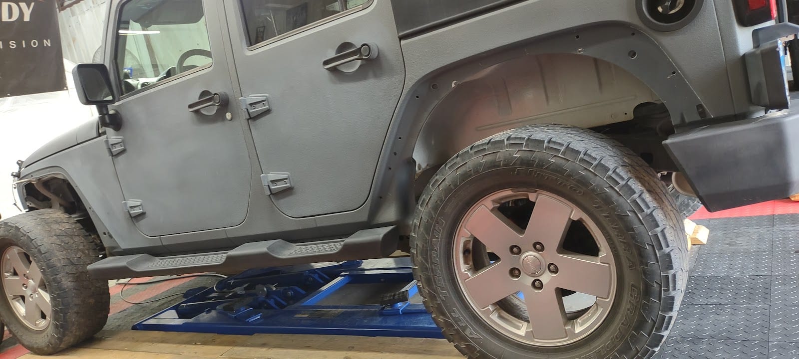 Lowe Autobody LLC