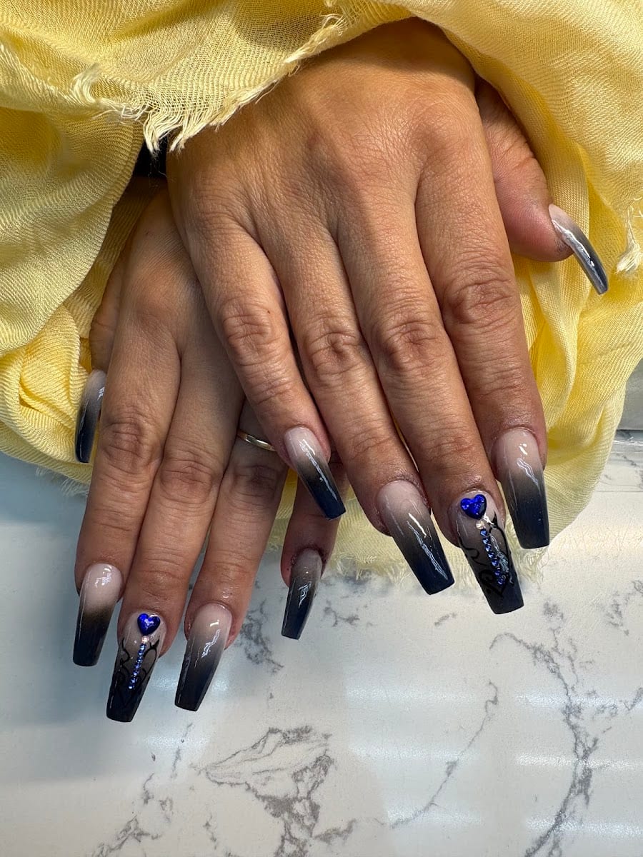Red Hot Nails-Salon, Spa, photo 2