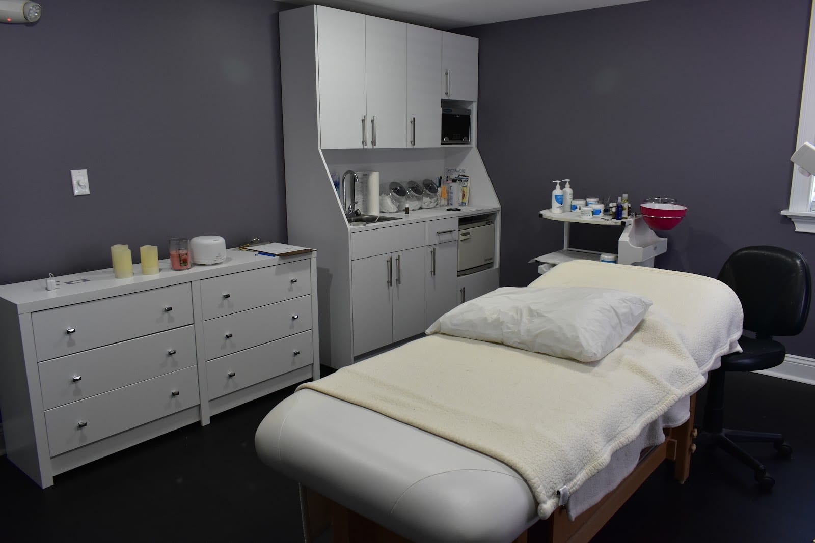 Master Eyebrow Threading Hair and Spa