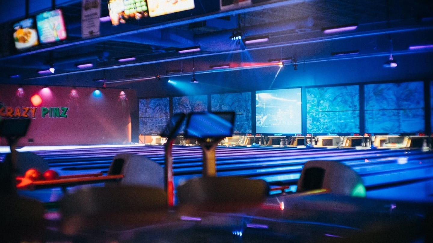 Crazy Pinz Entertainment Center, photo 2