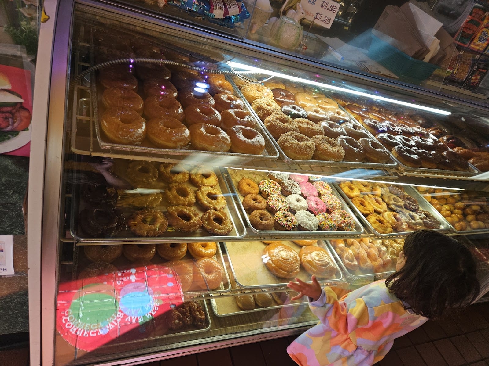 HAPPY DONUT - Van Ness Ave