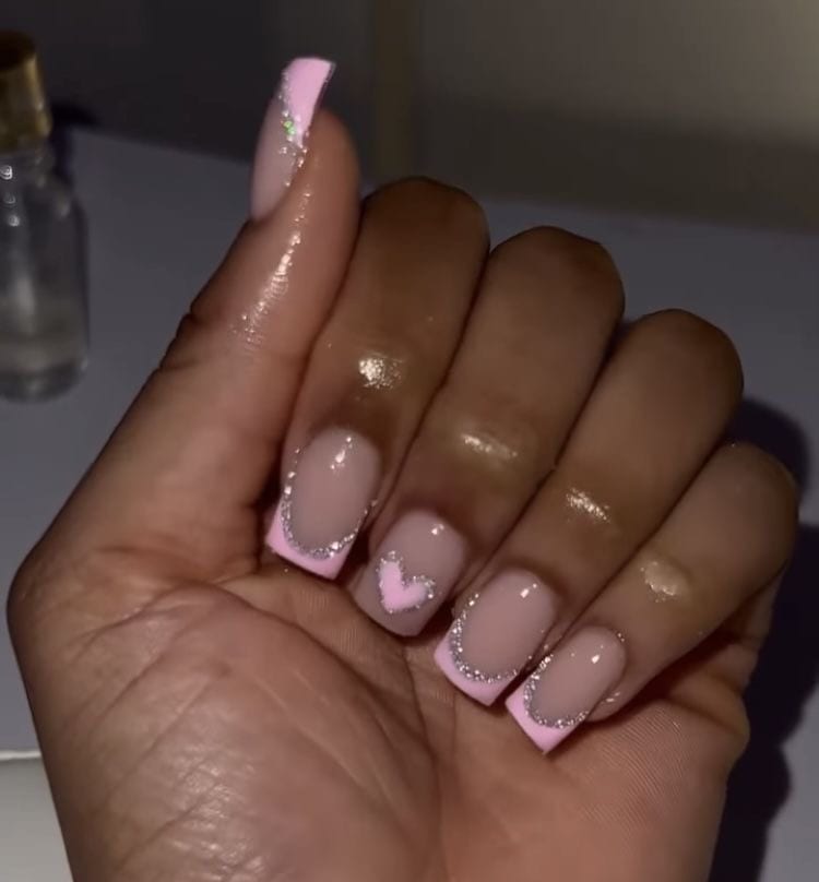 DOUBLE T NAILS, photo 3