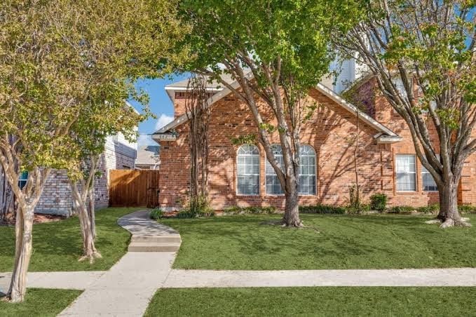 Walk to Frisco Commons Park: Modern Home w/ Patio