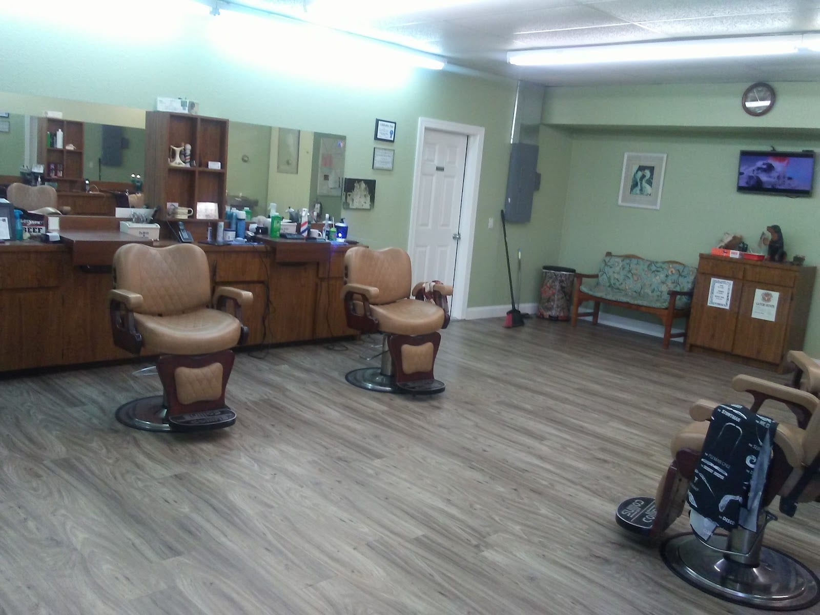 Smith's Barber Shop, photo 2