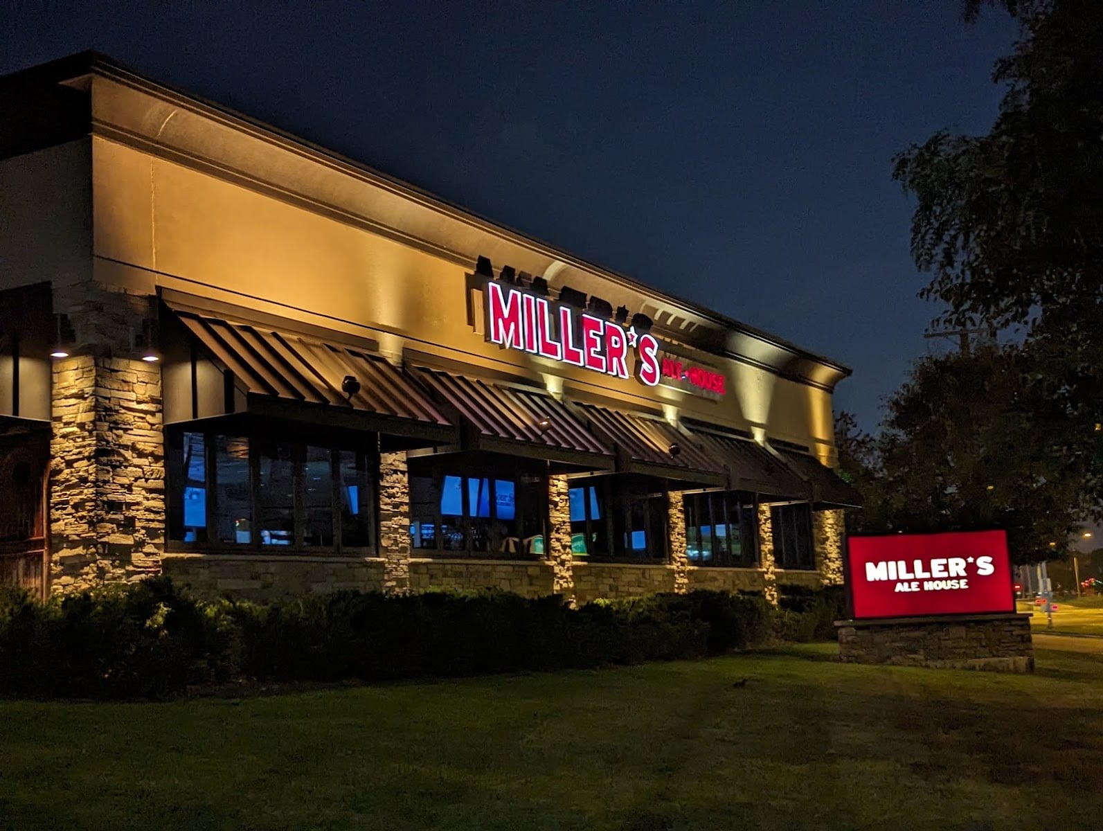 Miller's Ale House, photo 2