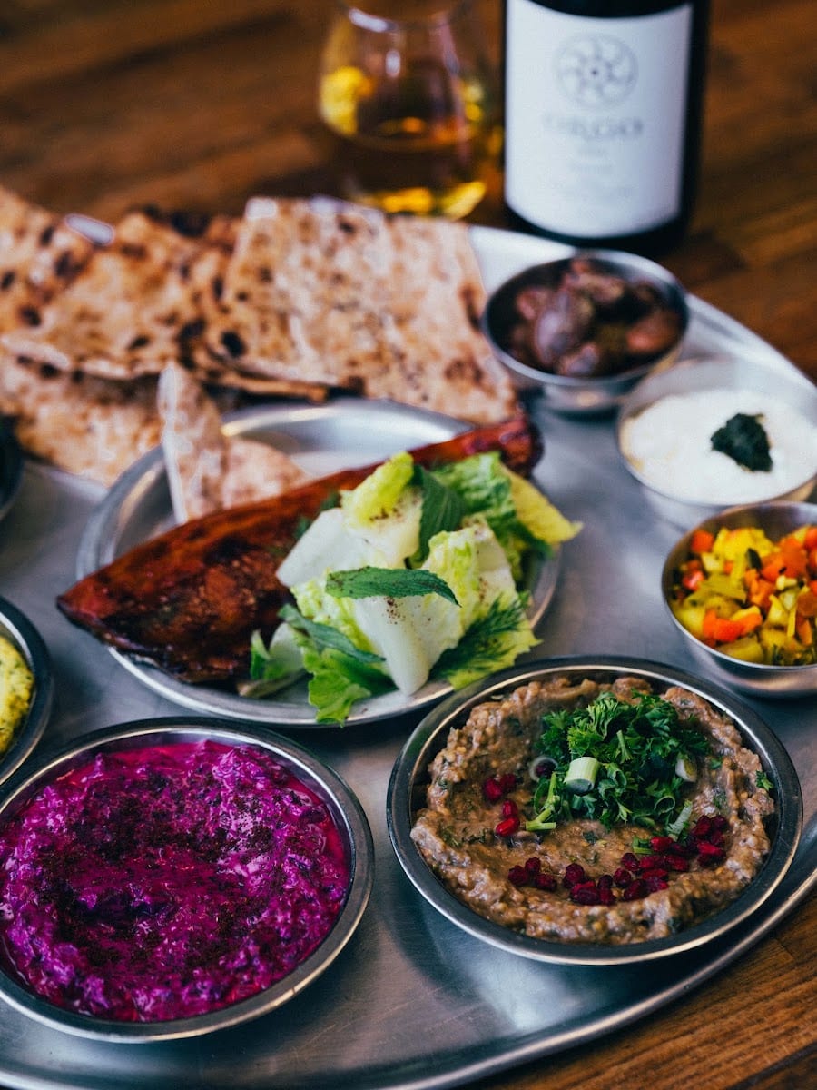 Komaaj Mazze & Wine Bar