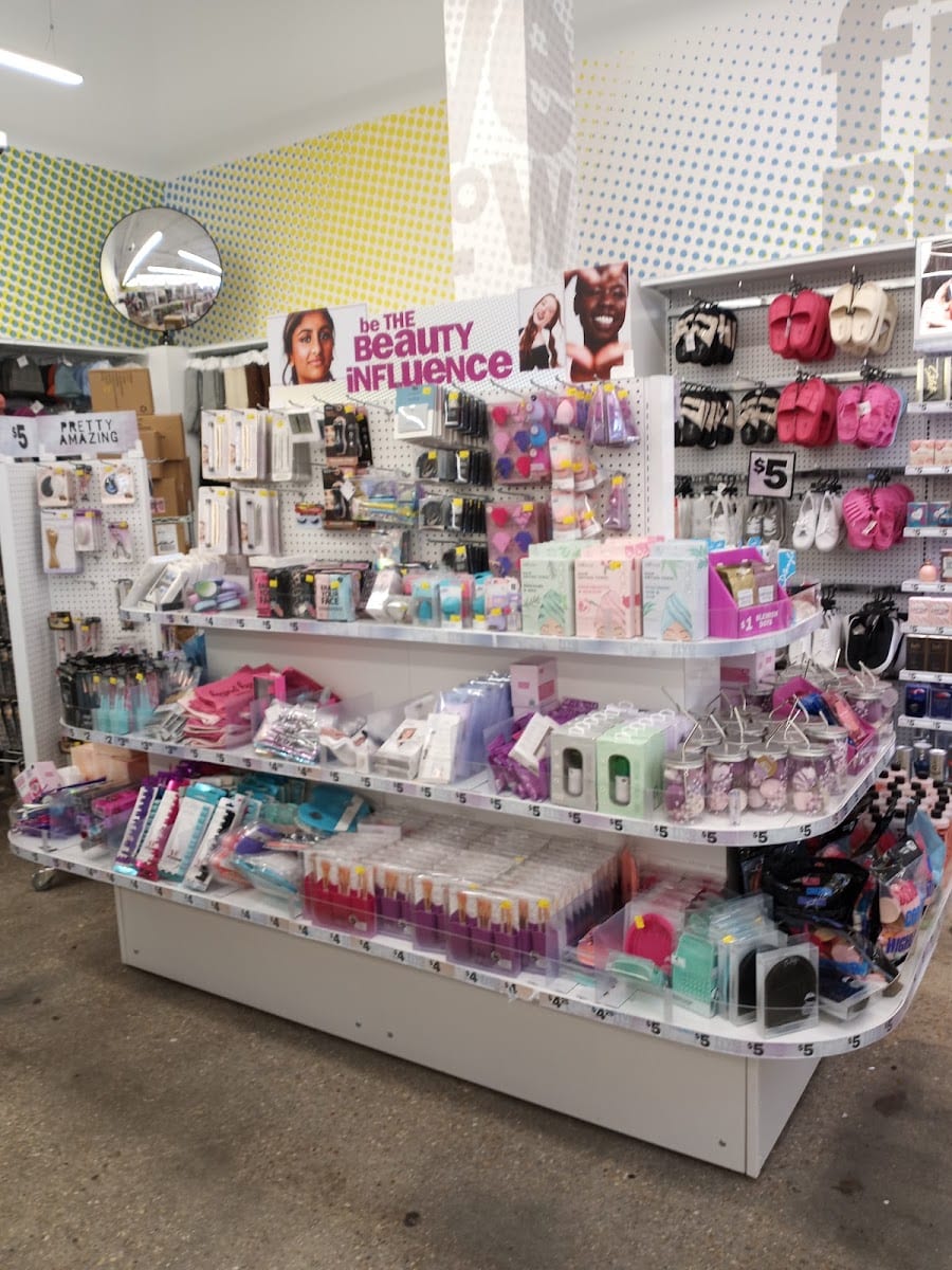 Five Below, photo 3