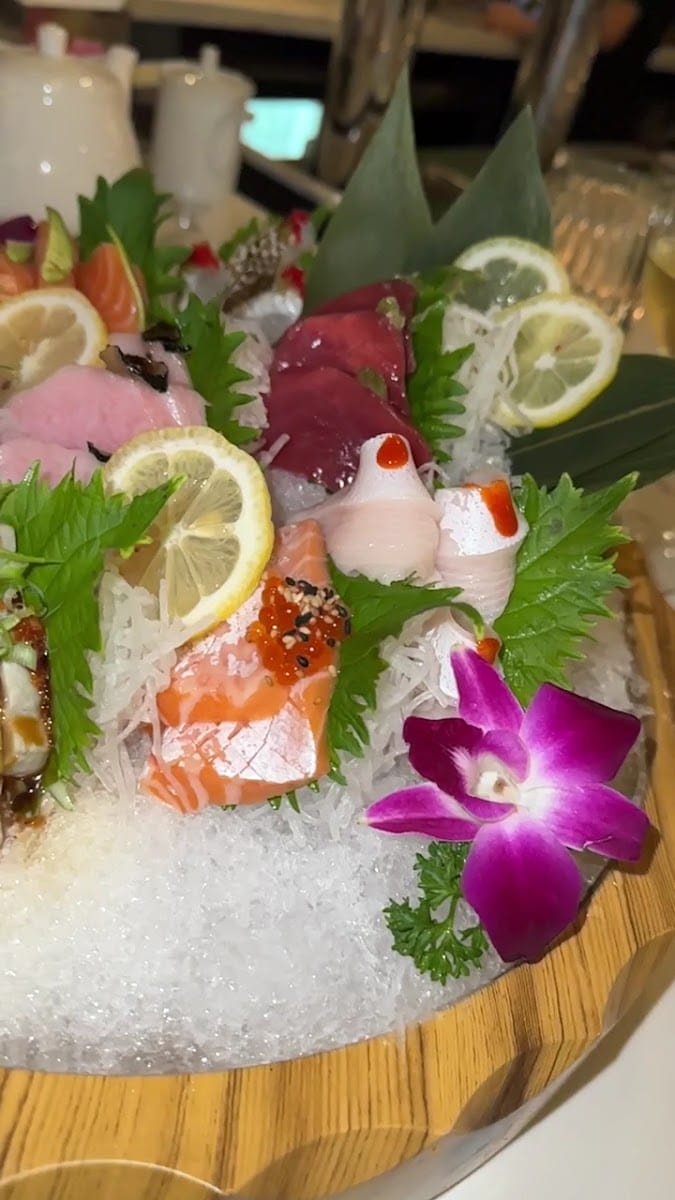 SWAN Sushi Seafood Bar, photo 2