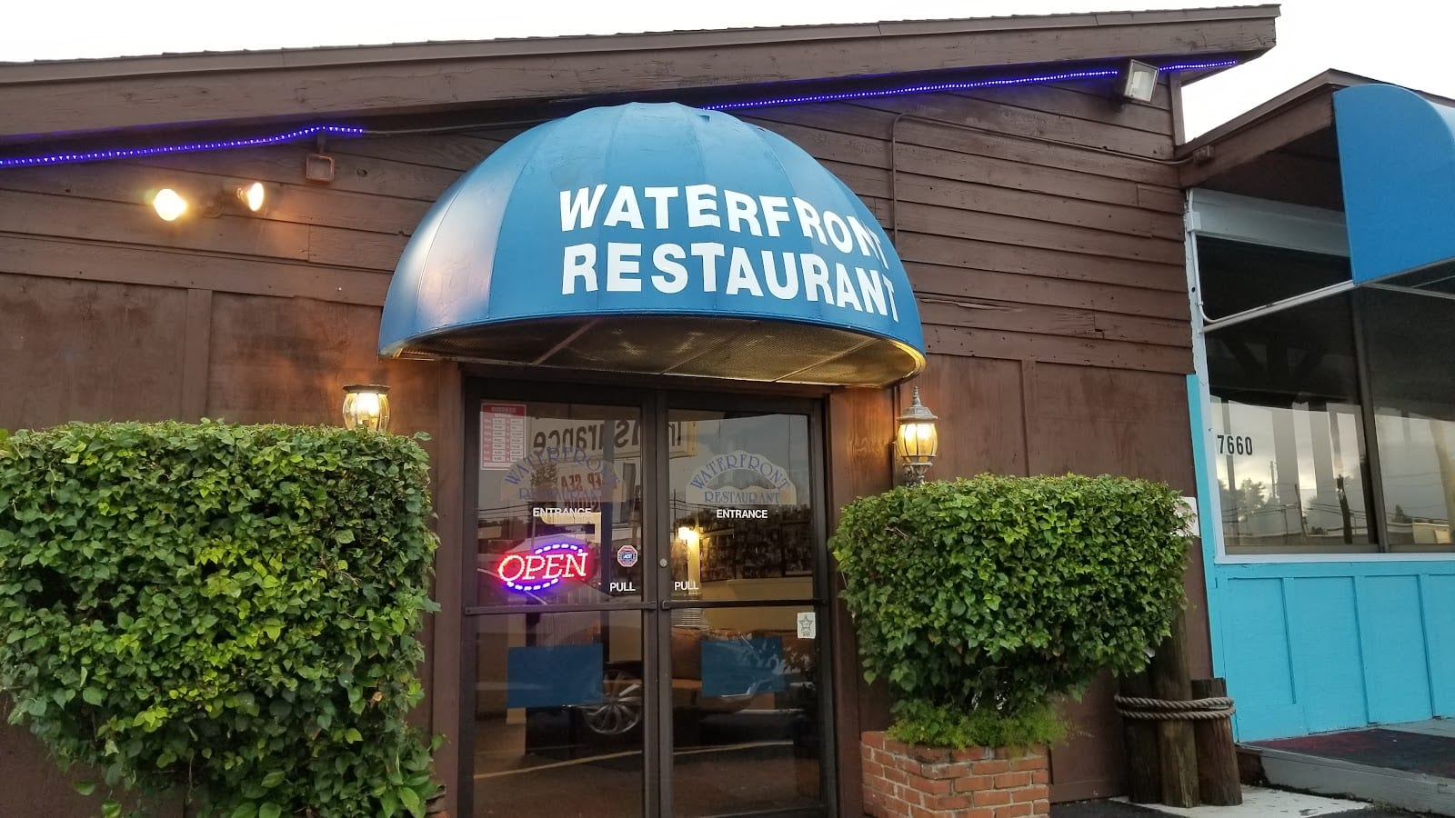Waterfrontoo