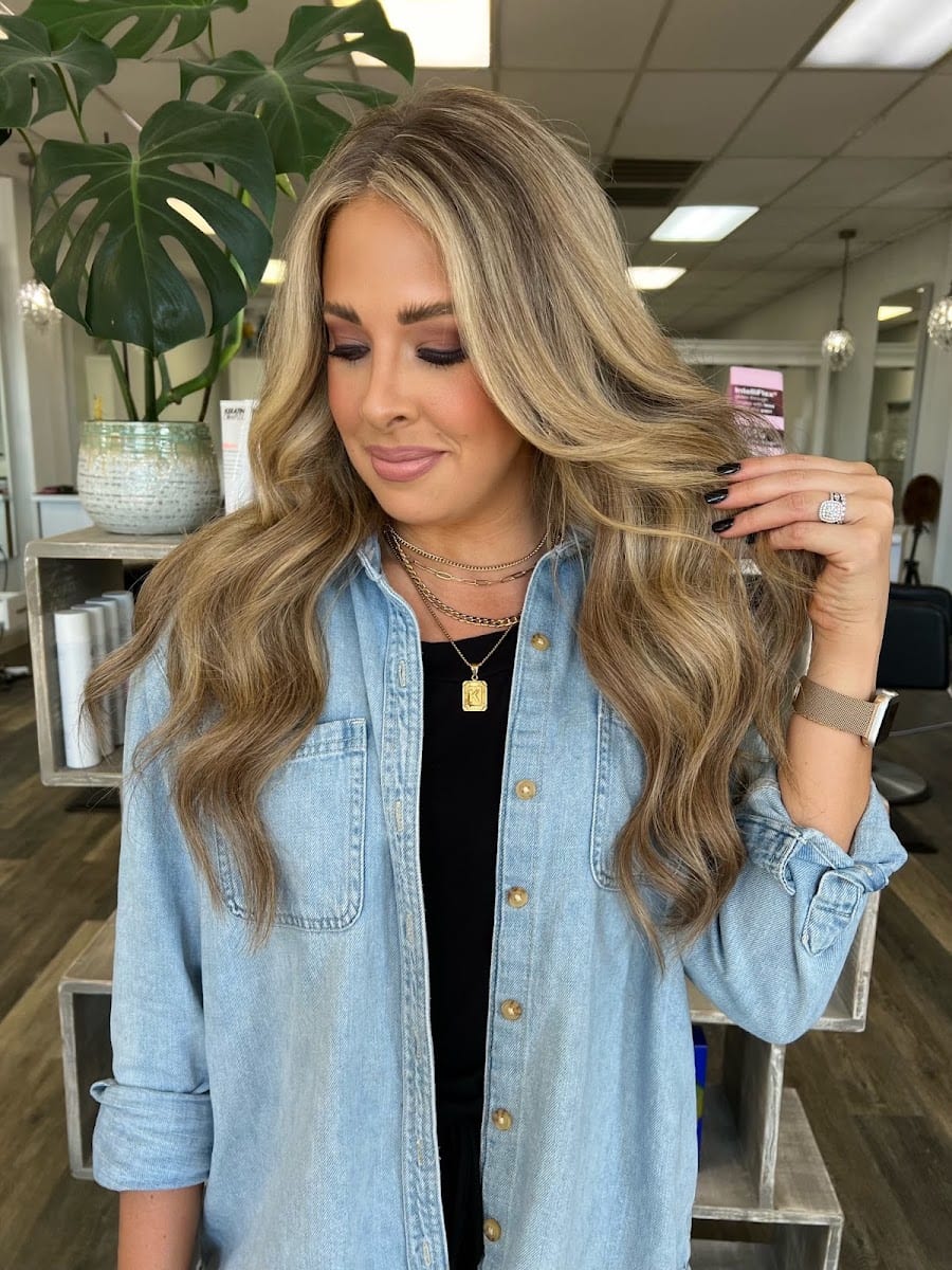 Salon Blonde by Isabella Hearnsberger LLC, photo 3
