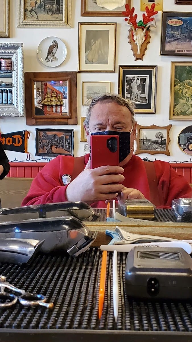 Hastings Barber Shop Cabbagetown, photo 3