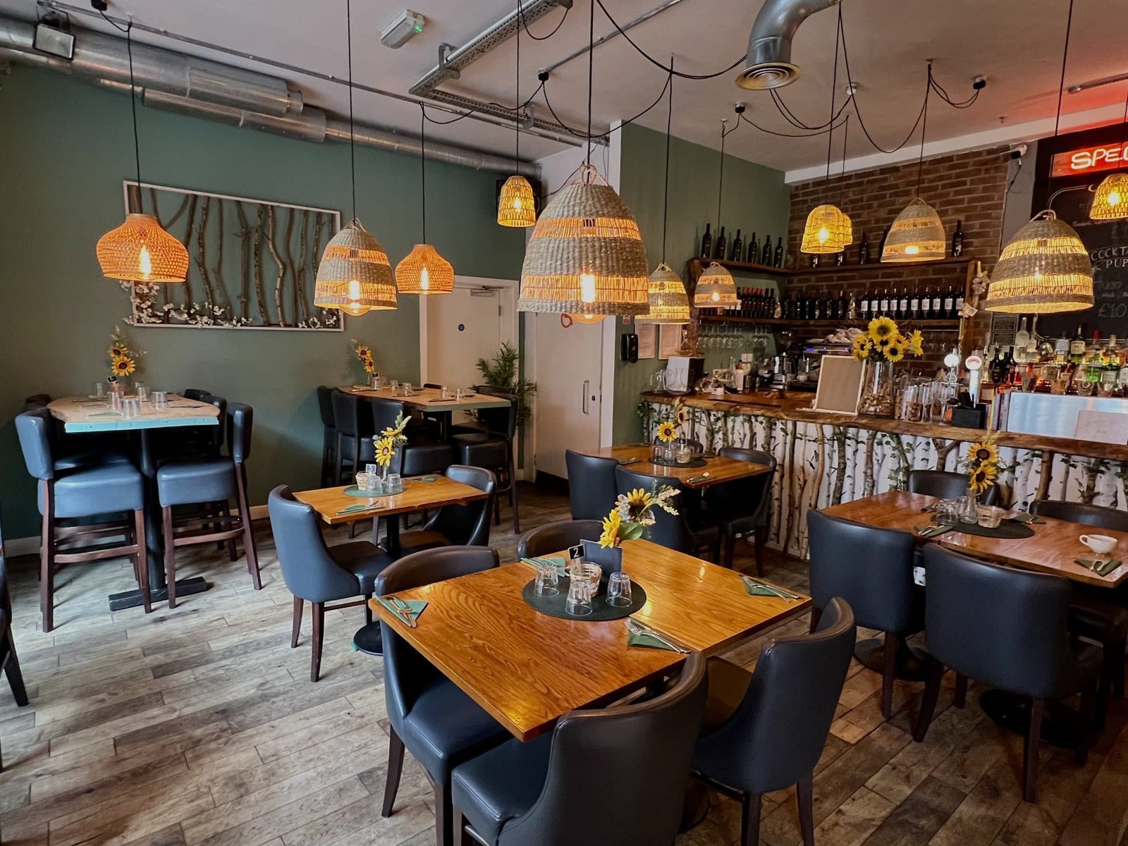 PUPA Restaurant & Bar