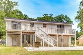 Poole House Near Spring Hill Golf Course - Two-Bedroom House