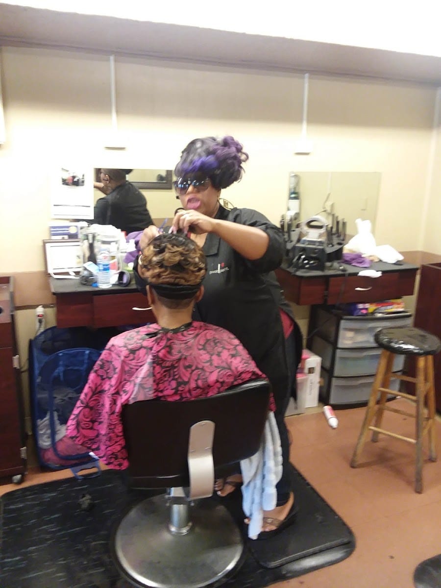 Hank's Hair Design Shop