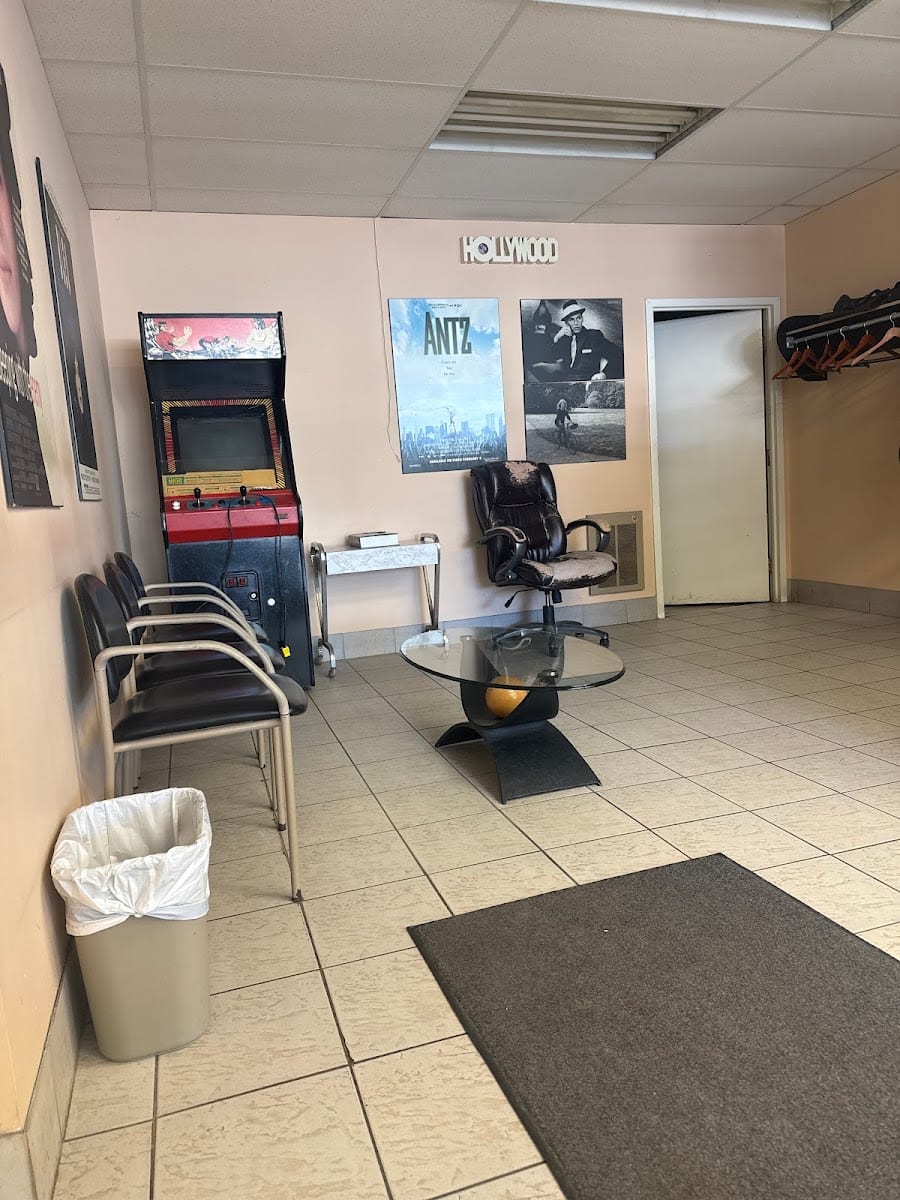 Hollywood Barber Shop