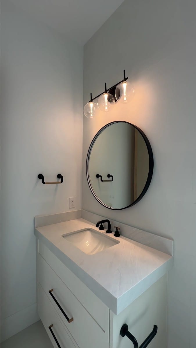 Modern European Tile & Cabinets - Studio Design, photo 3