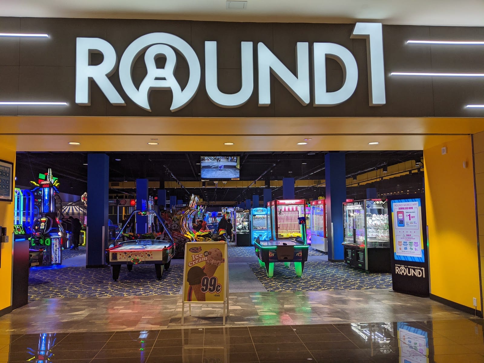 Round1 Bowling & Arcade - South Las Vegas, photo 4