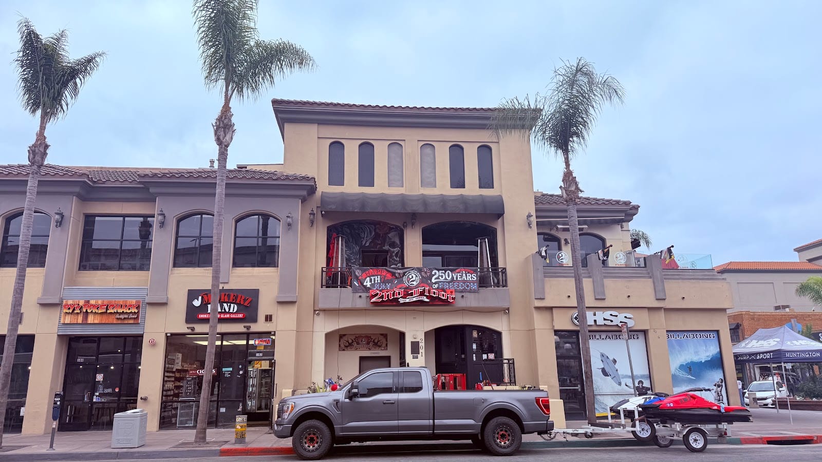 Hurricanes Bar & Grill, photo 4