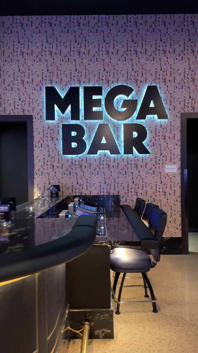 Mega Bar, photo 2