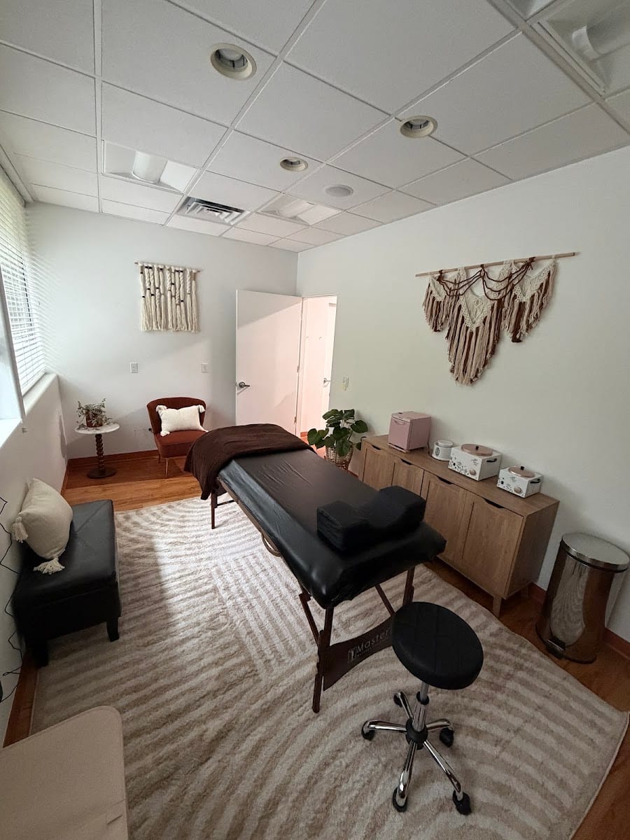 Bare wax studio