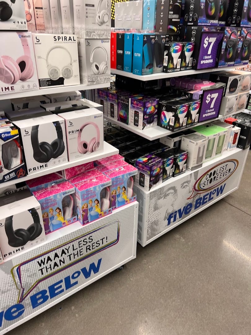 Five Below, photo 3