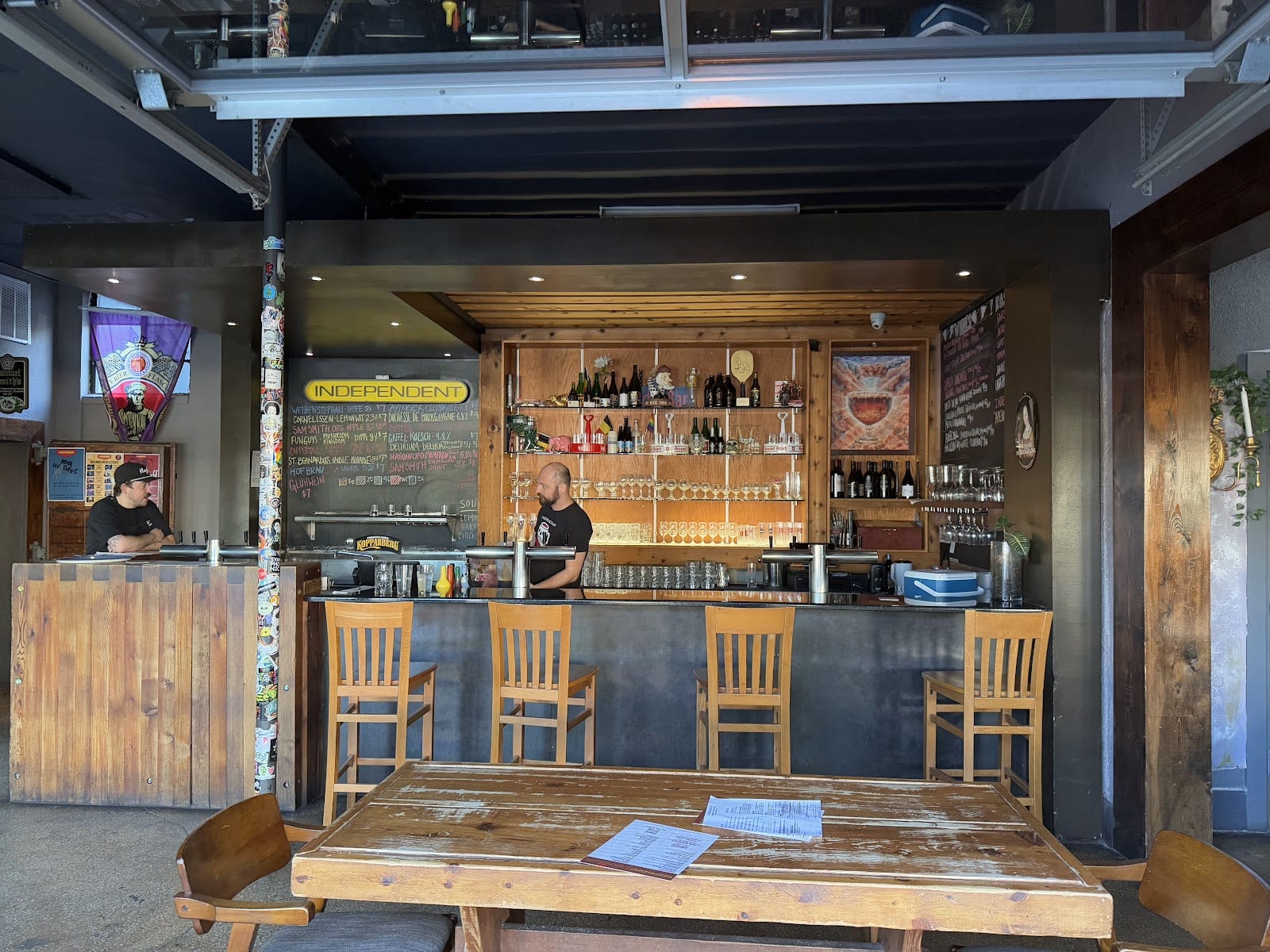 Independent Bar & Kitchen, photo 2