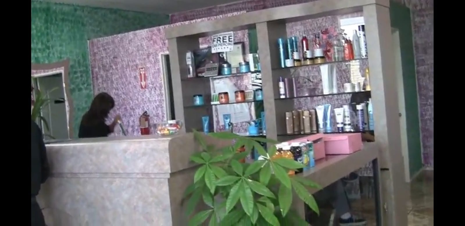 PARADISE BEAUTY SALON ( HOURS MAY VARY)