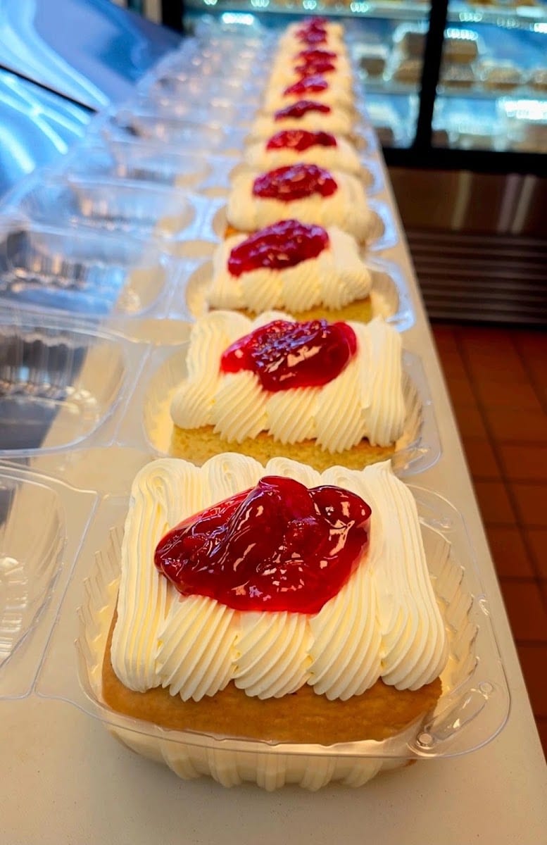 Bun Bun Chicken, Deli & Bakery, photo 4